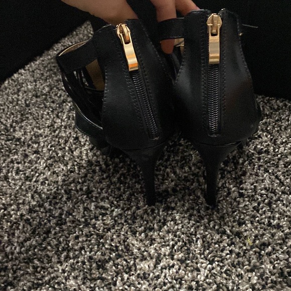 fringe heels - Picture 2 of 3